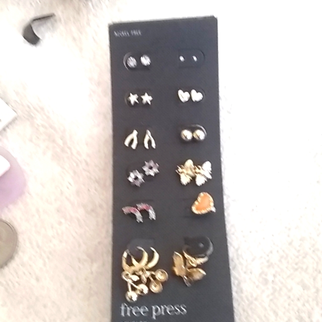9 Pairs Of Earrings